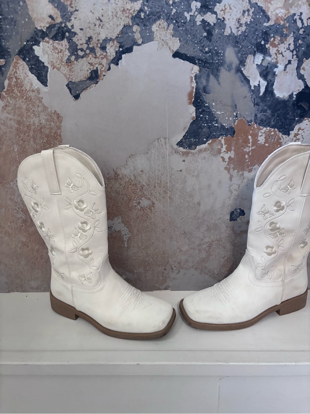 White Embroidered Butterfly Flower Square Toe Cowboy Boots Youth 4 / Women’s 6